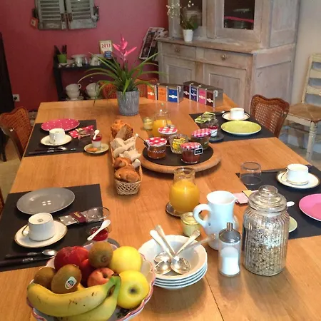 فندق مبيت وإفطار Madeleine & Cie 3*