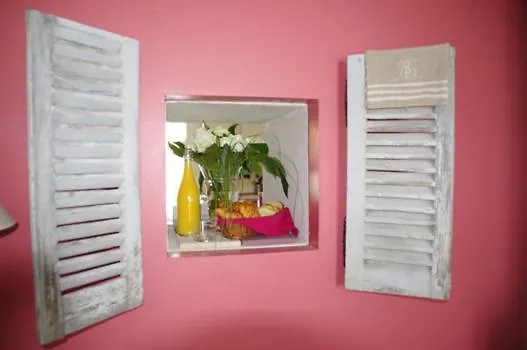 Madeleine & Cie Bed and Breakfast 3*